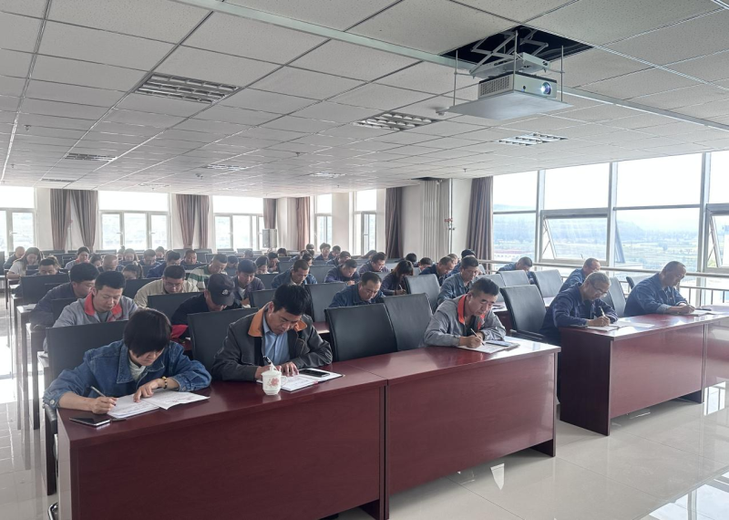 廉當(dāng)&ldquo;鐮&rdquo;可以除雜念   欲為&ldquo;獄&rdquo;勢(shì)必積災(zāi)難 &mdash;&mdash;集團(tuán)紀(jì)委書記為物產(chǎn)工投公司黨員干部、關(guān)鍵人員 授主題教育廉政專題黨課