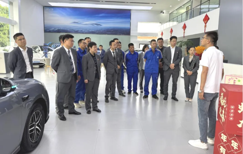 汽貿(mào)公司黨支部開展&ldquo;走出去、學(xué)進(jìn)來，改作風(fēng)、促發(fā)展&rdquo;貫徹中央八項(xiàng)規(guī)定精神學(xué)習(xí)教育走深走實(shí)主題黨日活動(dòng)