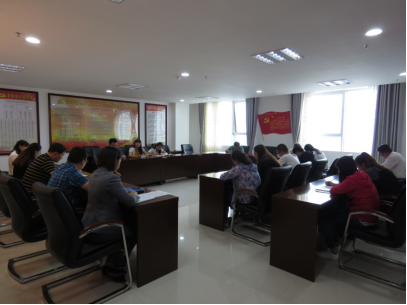 領(lǐng)會精神實質(zhì)，迅速掀起學(xué)習(xí)宣傳貫徹團的十八大精神熱潮